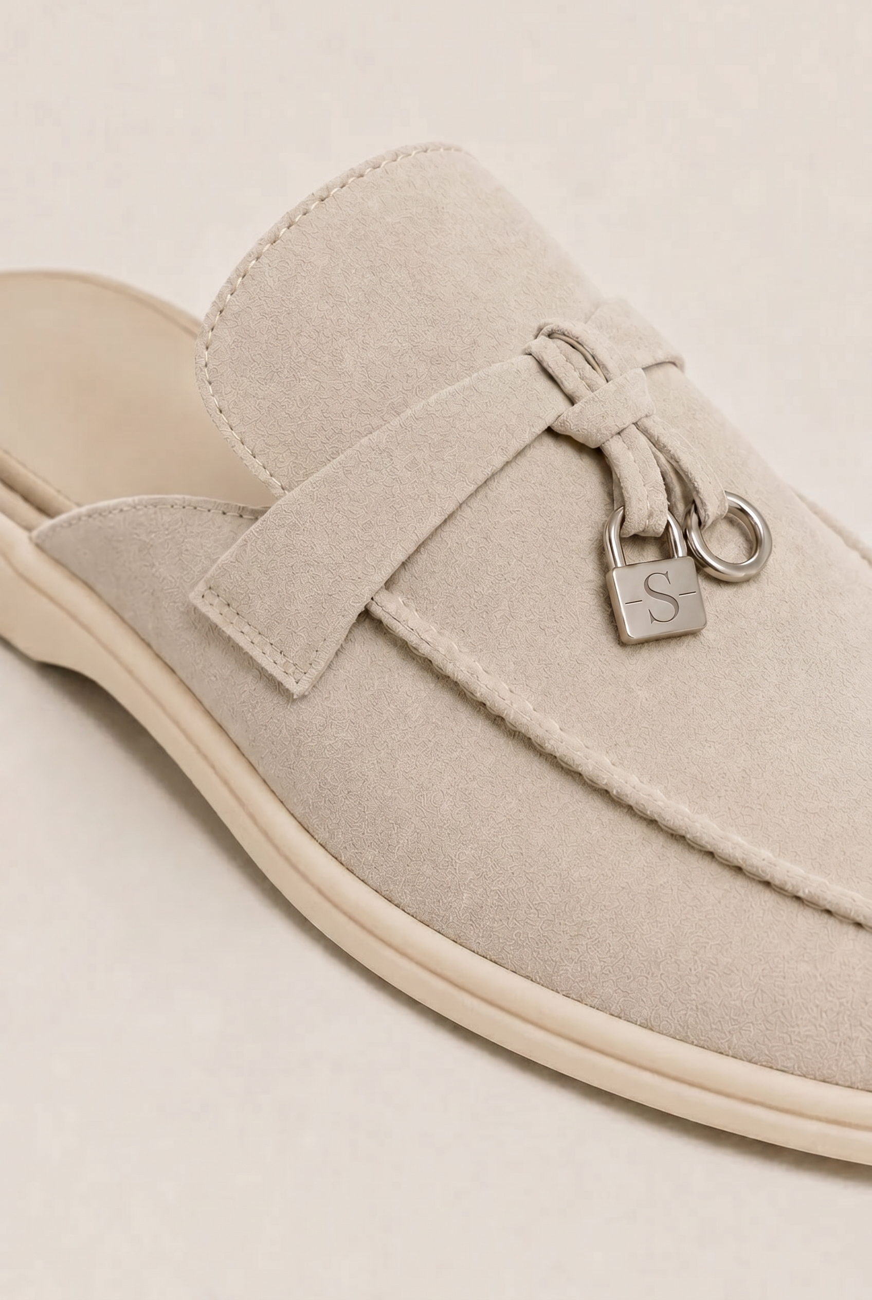 Ancestral Buckle Mule Light Grey
